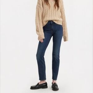 Levi's 314 Shaping Straight Jeans